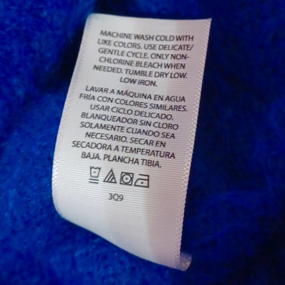 Time and Tru Fair Isle Plush Crewneck Sweater in Cobalt, Size Medium - Picture 9 of 9